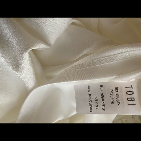 TOBI Dress - Picture 8 of 9